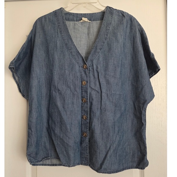 Caslon‎ Denim Chambray Button-Up Short Sleeve V-Neck Casual Blouse Size M Beach - Picture 1 of 4